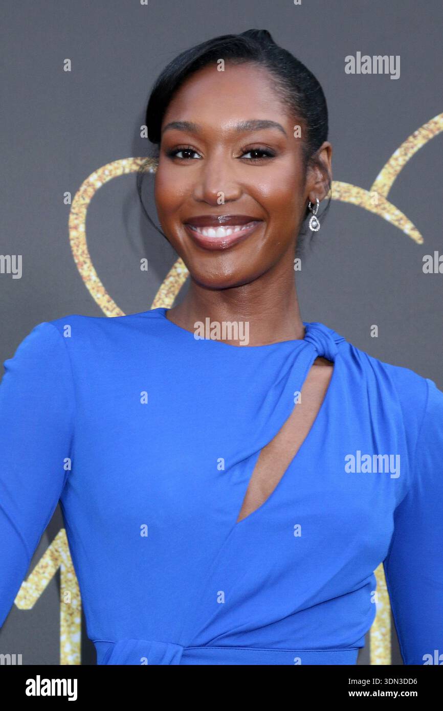 LOS ANGELES - FEB 6: Amber Williams at the 33rd Annual Movieguide ...