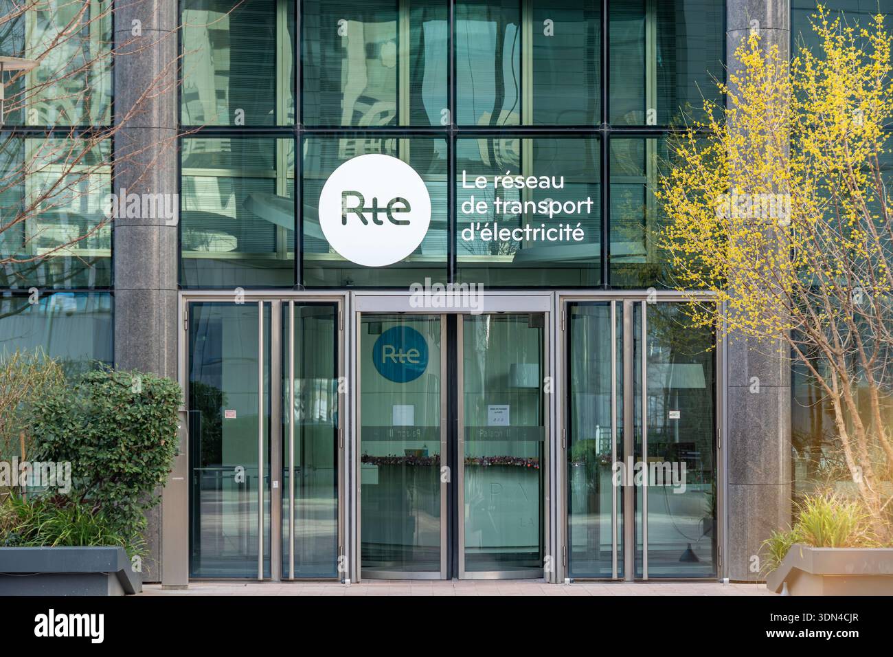 Rte4 Building Logo de la balance hi-res stock photography and images - Alamy