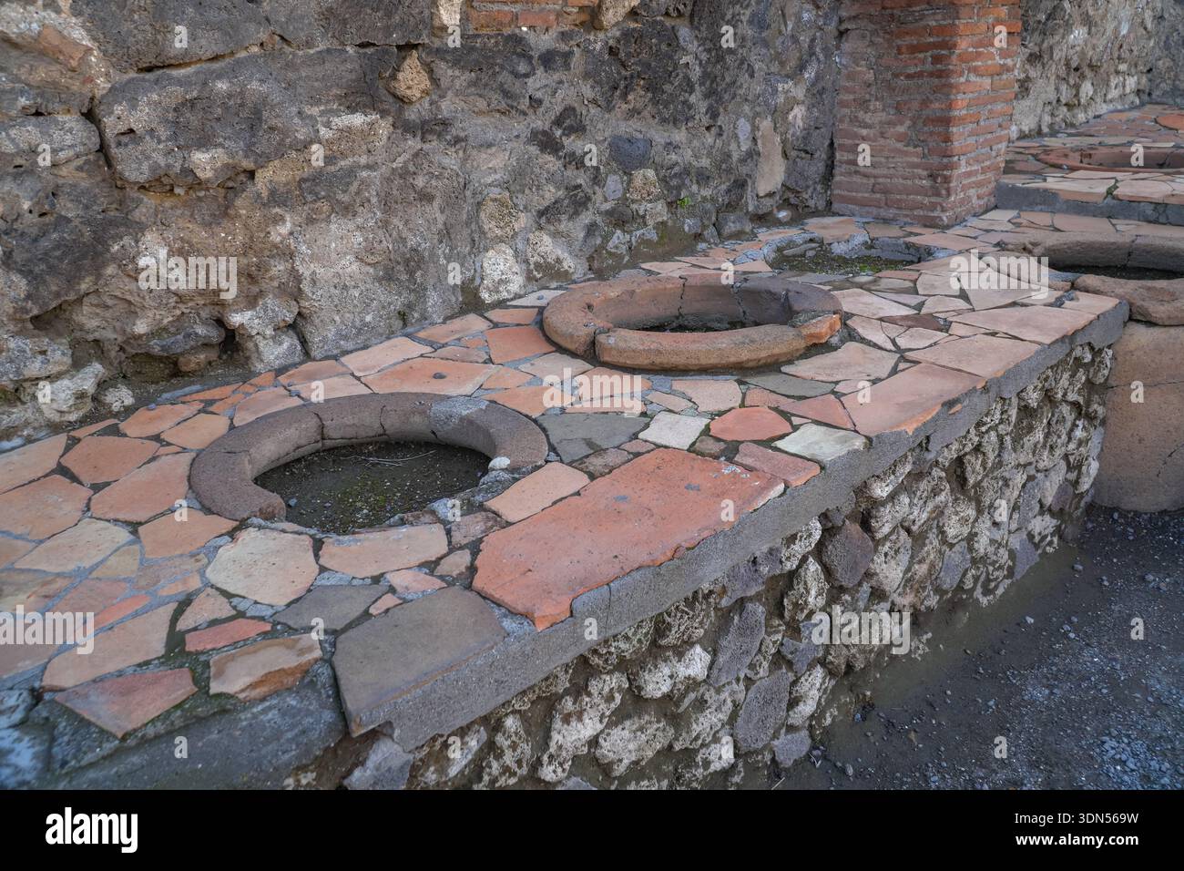 Thermopolium of Vetutius Placidus in the Archaeological Park of Pompeii ...