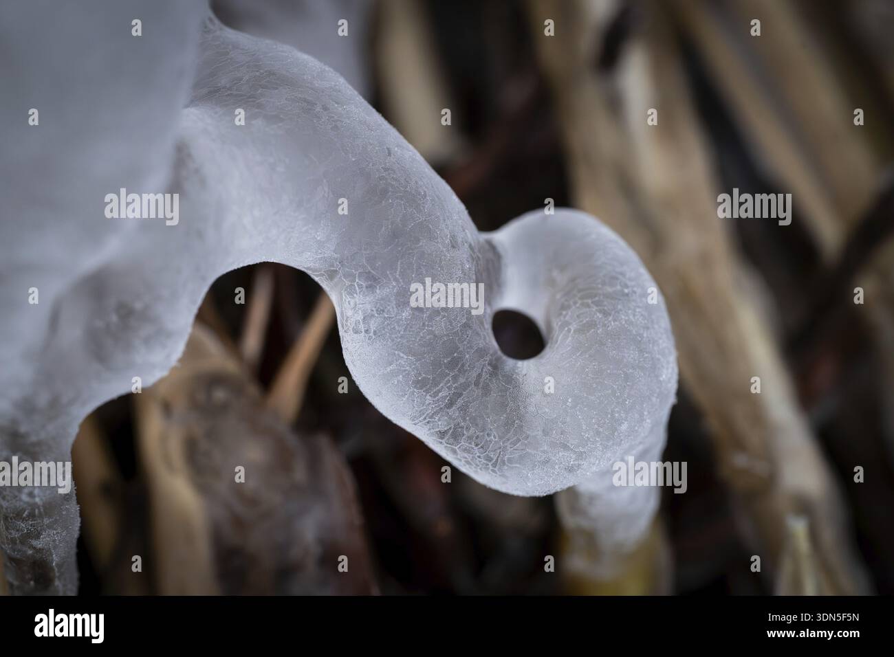 Crystal structure hi-res stock photography and images - Alamy