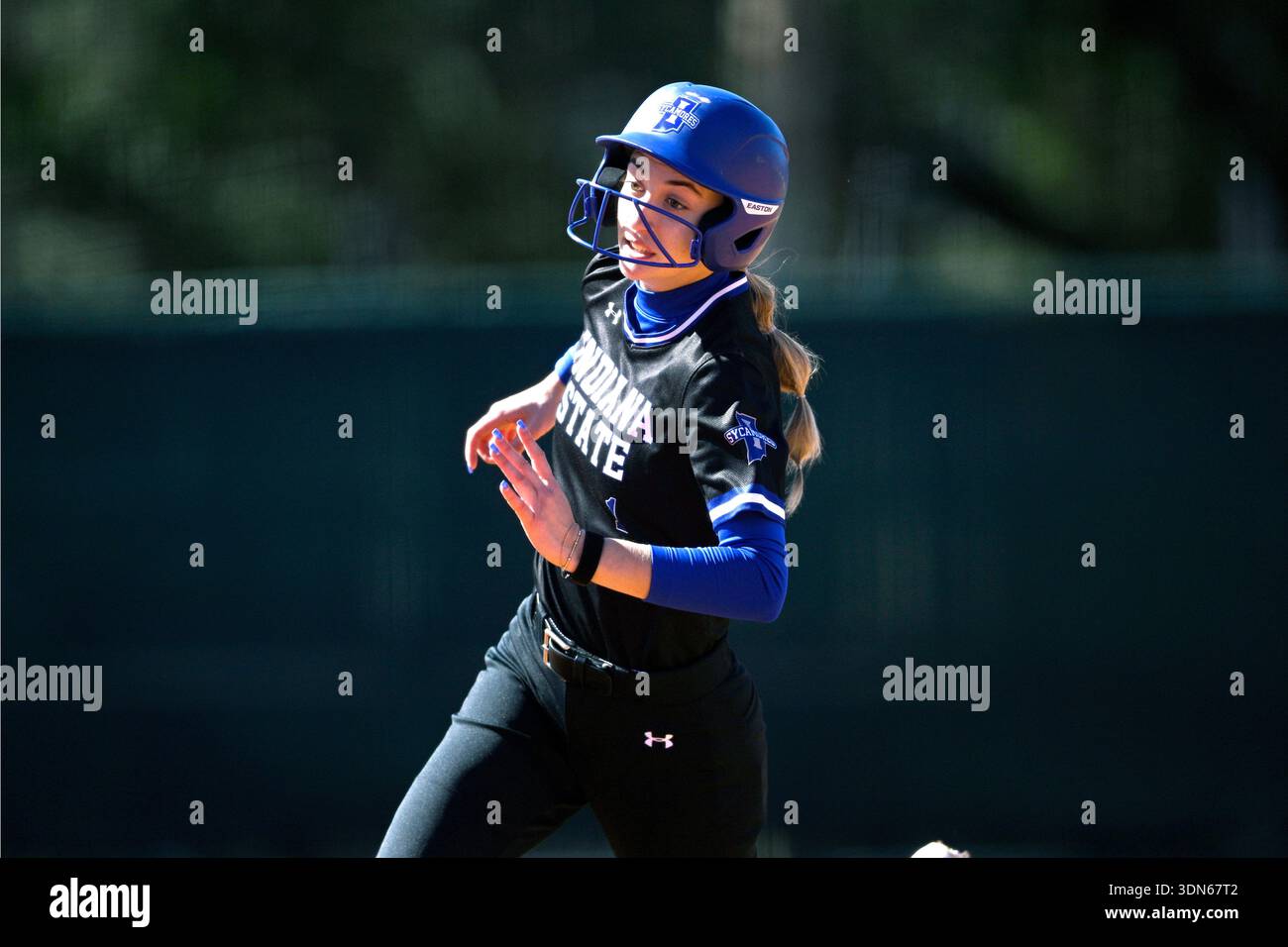 Indiana State's Morgan Goodrich (1) runs to third base during an NCAA ...