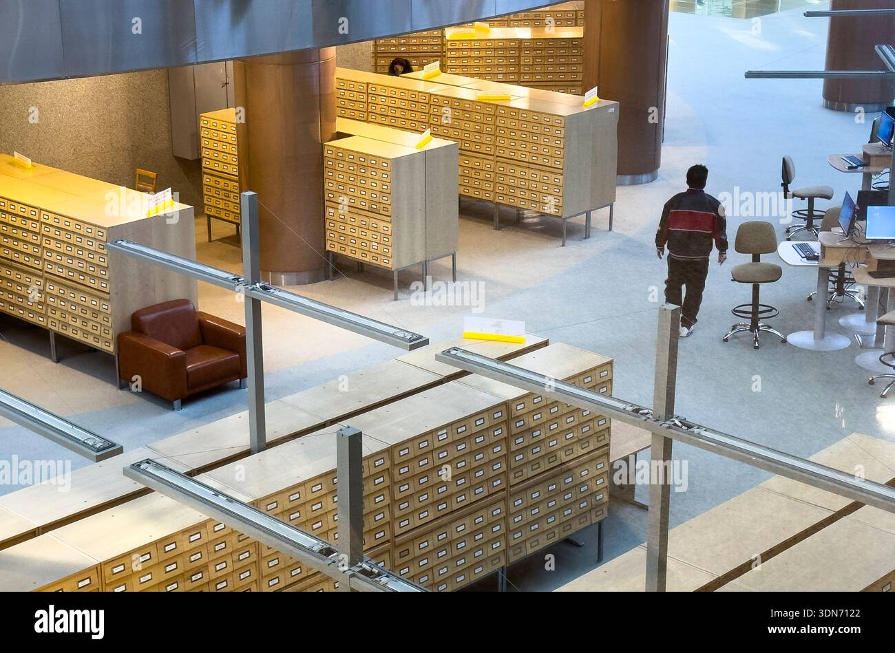 Library classification hi-res stock photography and images - Alamy