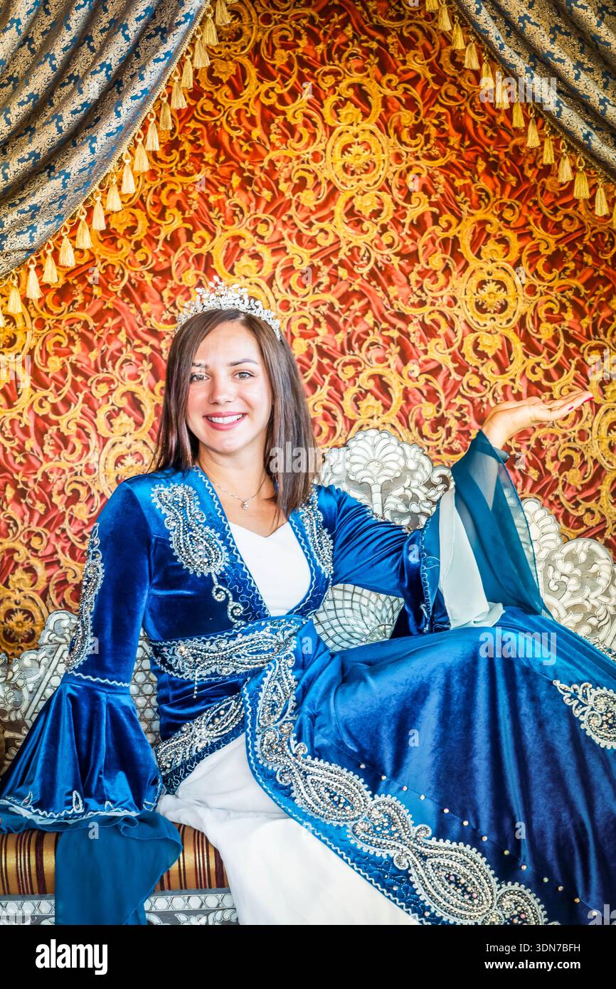 Turkey traditional dress hi-res stock photography and images - Alamy