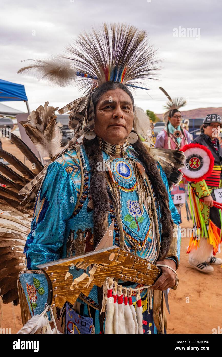 Native american war dance hi-res stock photography and images - Alamy