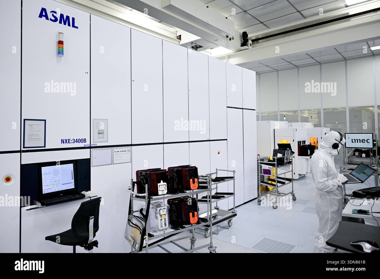 Illustration picture shows the inauguration of the NanoIC pilot line at ...