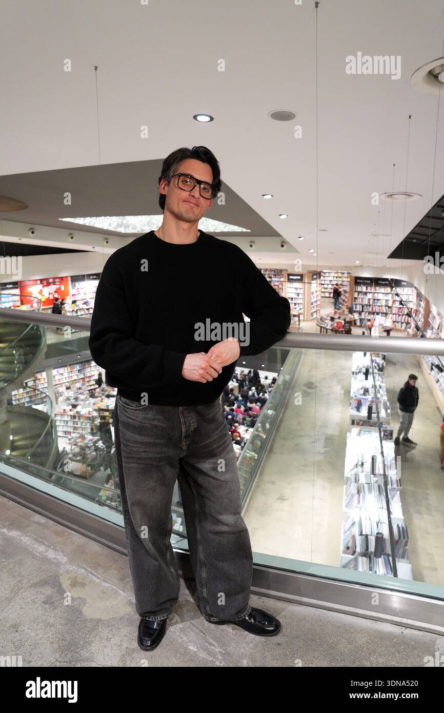 Alberto Ravagnani Milan, Father Alberto Ravagnani explains his vocational crisis: he ...