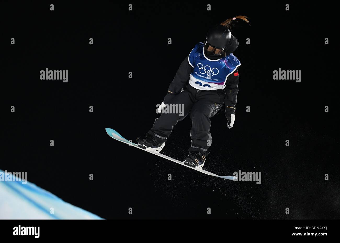 (260209) -- LIVIGNO, Feb. 9, 2026 (Xinhua) -- Zhang Xiaonan of China ...