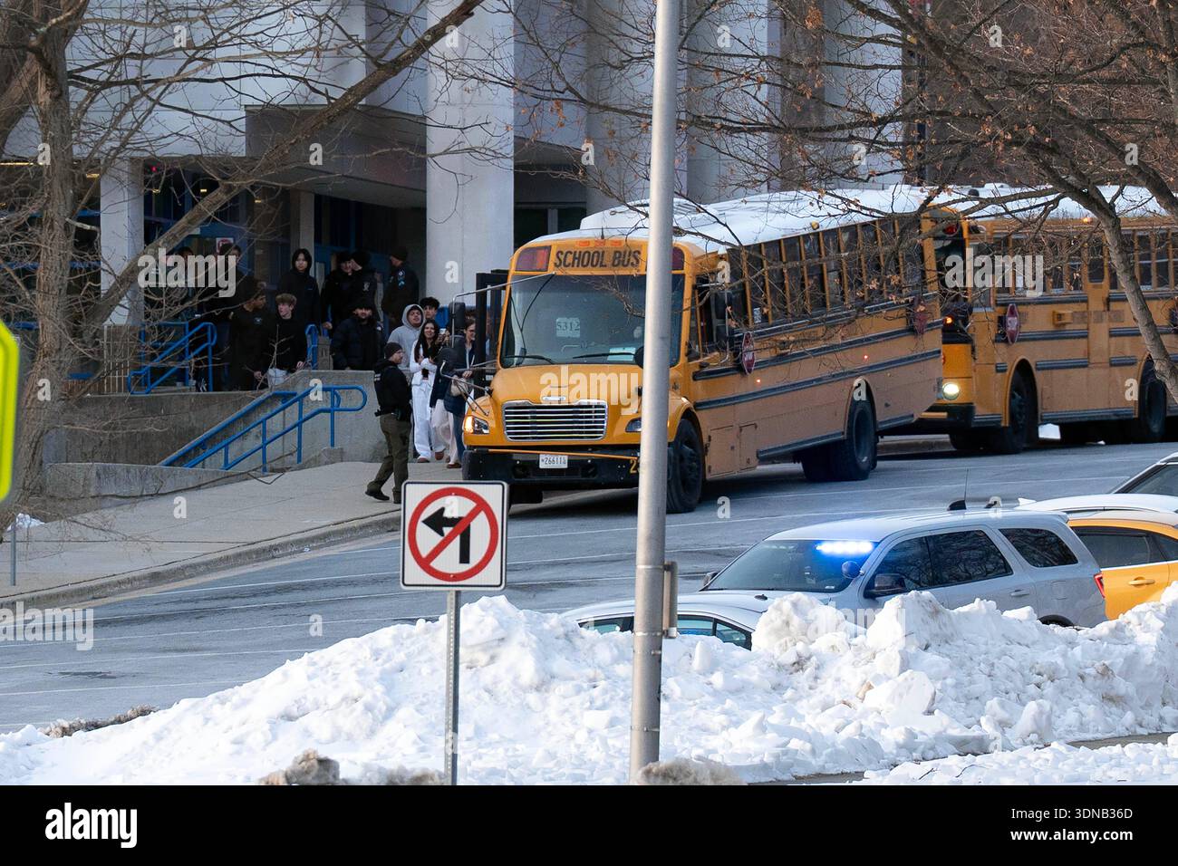Thomas S. Wootton High School students leave the school after lockdown ...