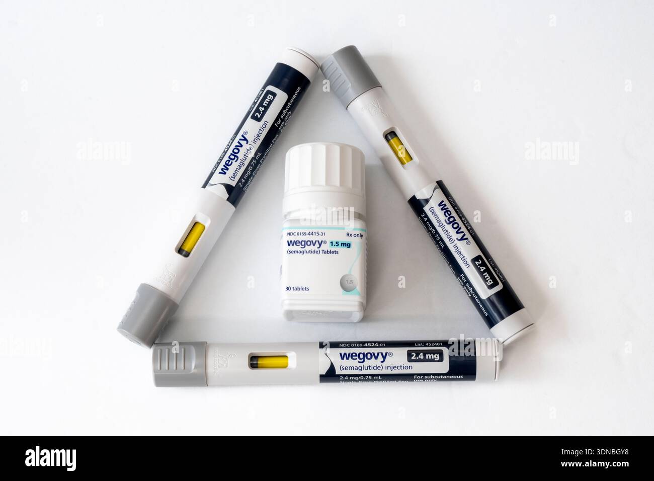 is tirzepatide ozempic Ozempic vs Mounjaro What's the difference? Both medications support weight  management and blood sugar control, but they work differently in the body.  Let's learn the key similarities and differences. 📲 Book a