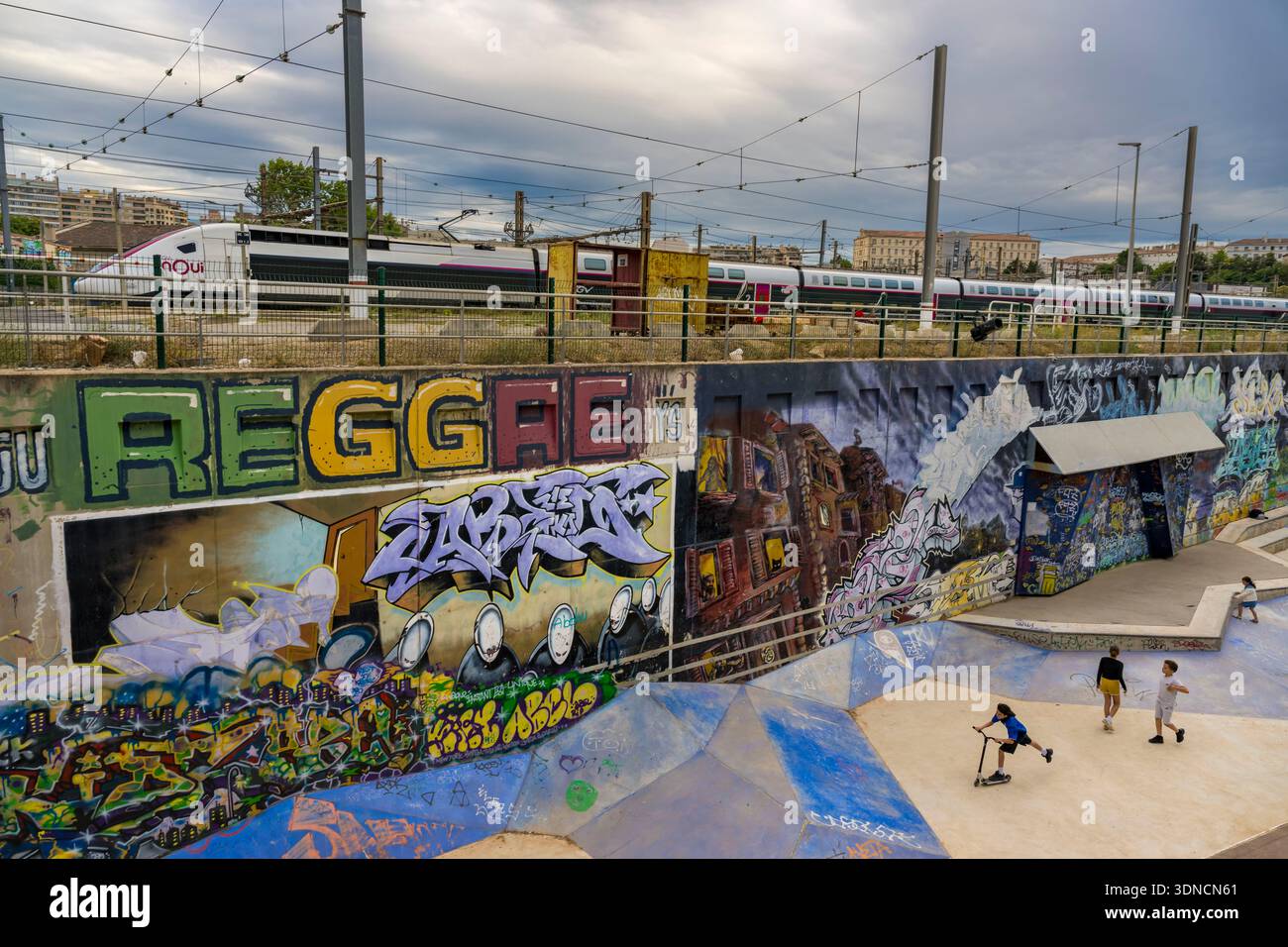 Skatepark art hi-res stock photography and images