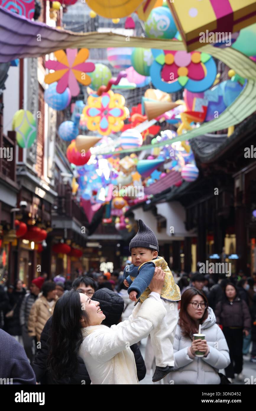 Visitors tour the Yuyuan Garden Lantern Festival in Shanghai, China, 7 ...