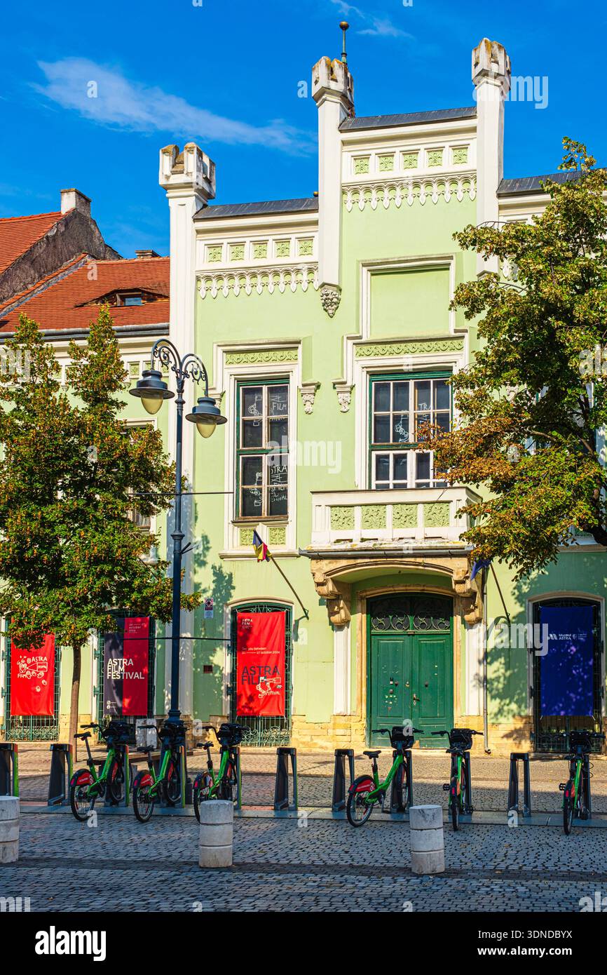 Romania, Transylvania region, Sibiu, Piata Mica or Small Square, Casa Hermes built between 1865 and 1867 houses the Franz Binder Museum of Ethnology opened in 1990 Stock Photo