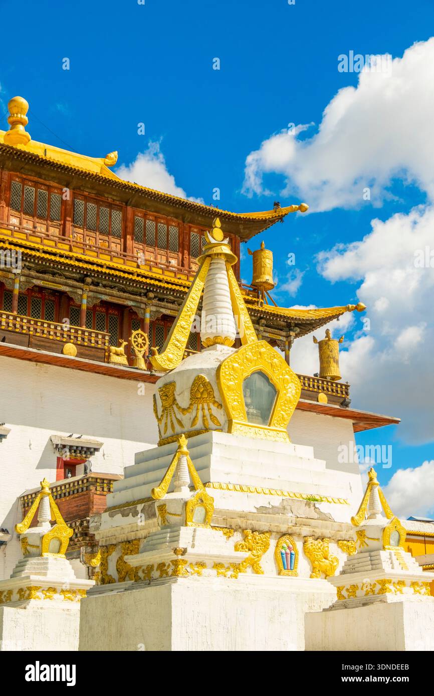 Mongolia, Ulan Bator, Gandantegchinlin Monastery or Gandan Monastery Stock Photo