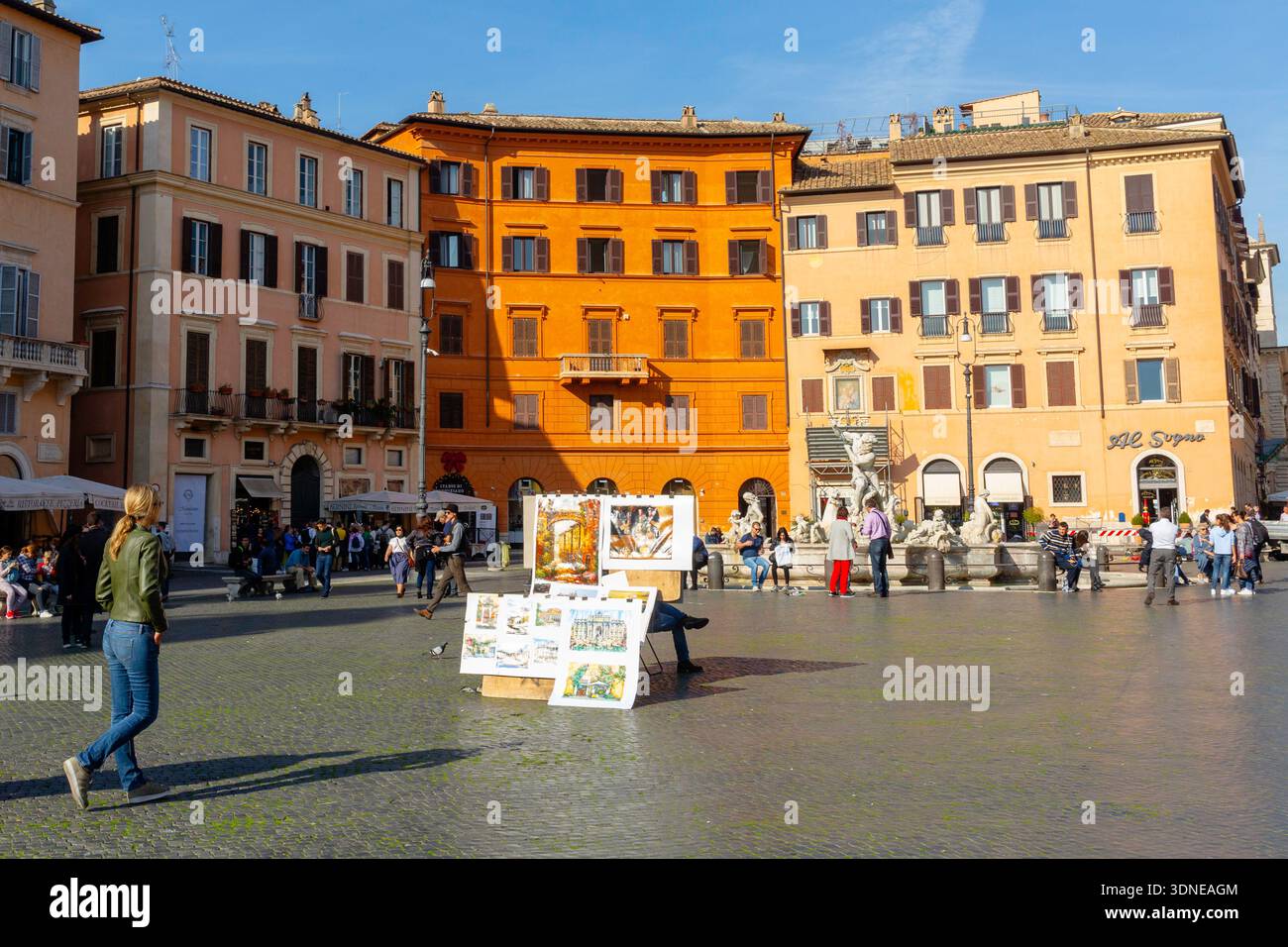 Bustling italian piazza under hi-res stock photography and images - Alamy