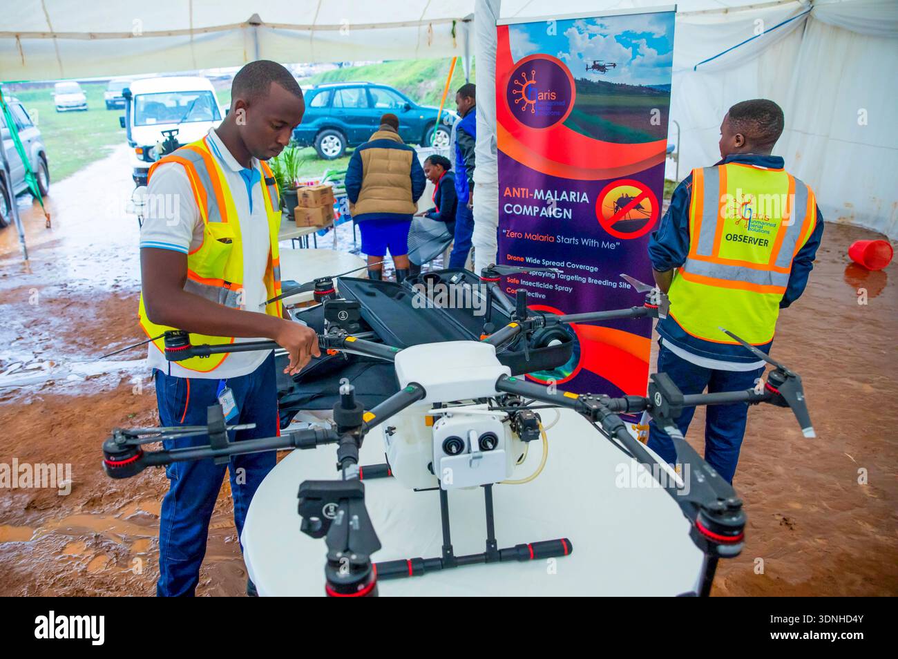 Drone Rwanda Rwandan drone pilots hi-res stock photography and images - Alamy