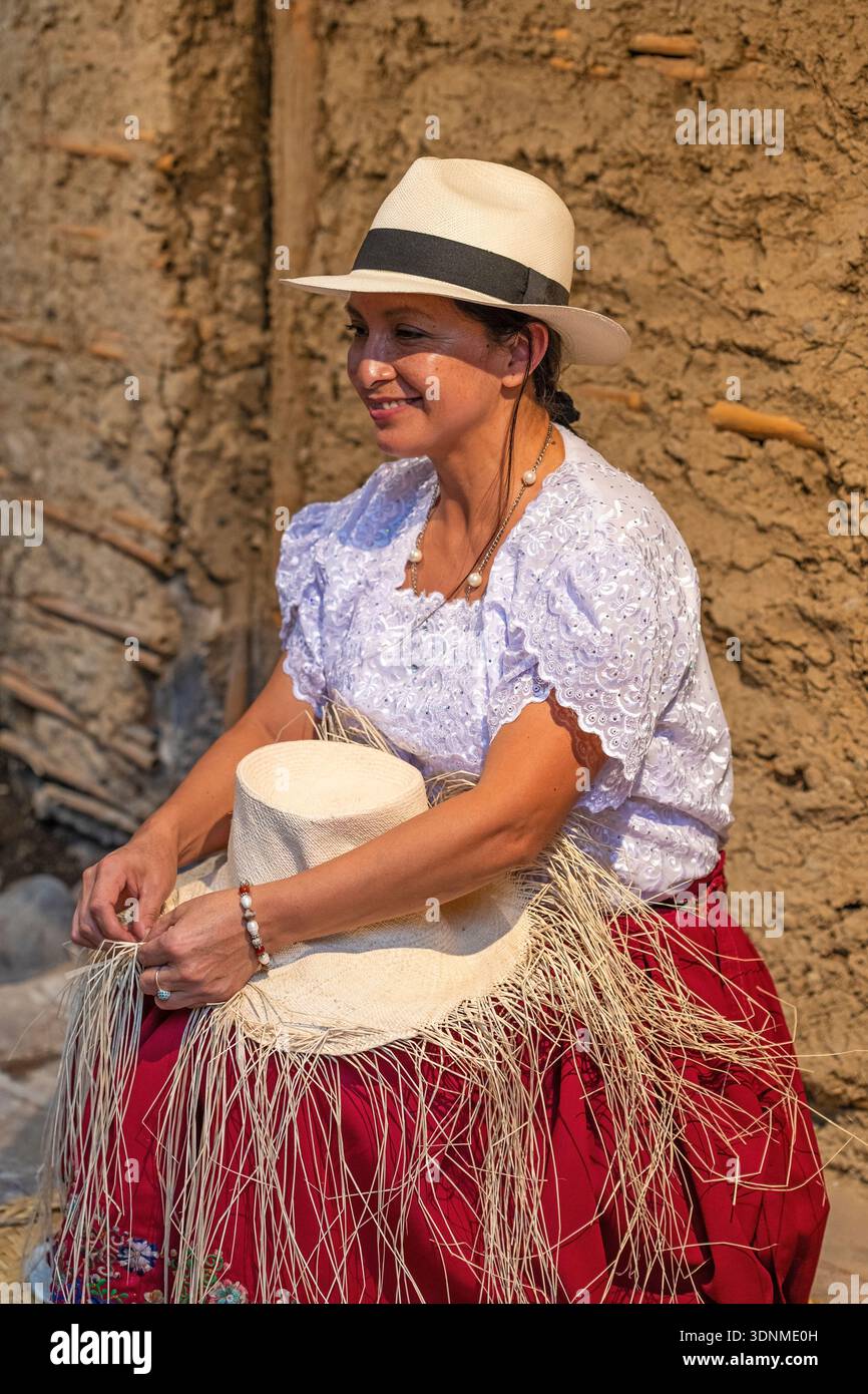 People women ecuador woman hat hi-res stock photography and  display picture 2
