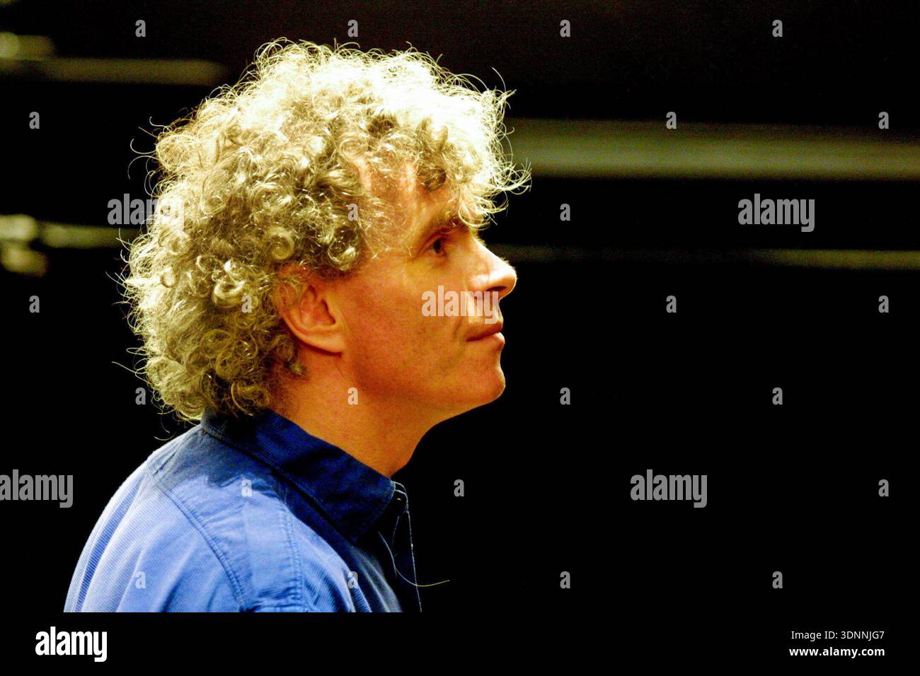 Simon rattle hi-res stock photography and images - Alamy