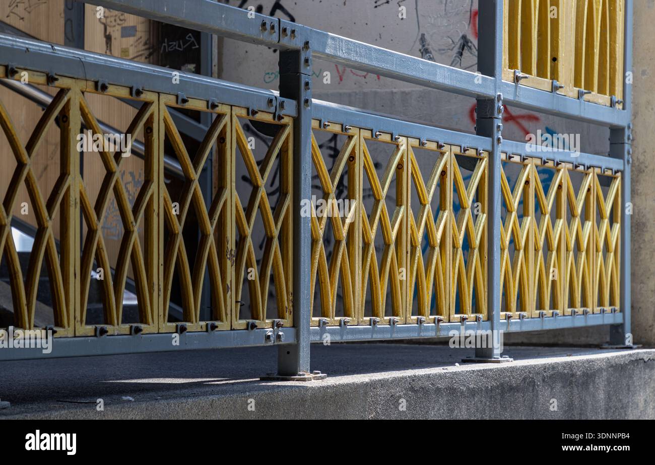 Steel arched footbridge hi-res stock photography and images - Alamy