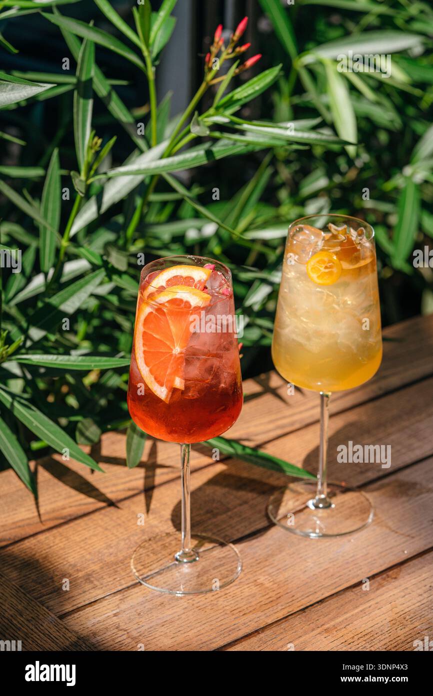 Rest Cocktail Repeat Two refreshing cocktails rest hi-res stock photography and images - Alamy