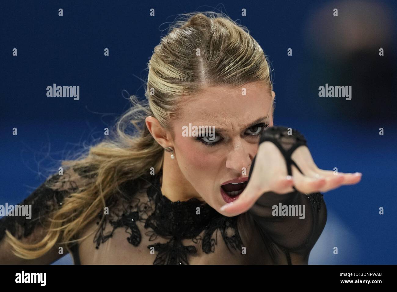 Emilea Zingas and Vadym Kolesnik of the United States compete during ...