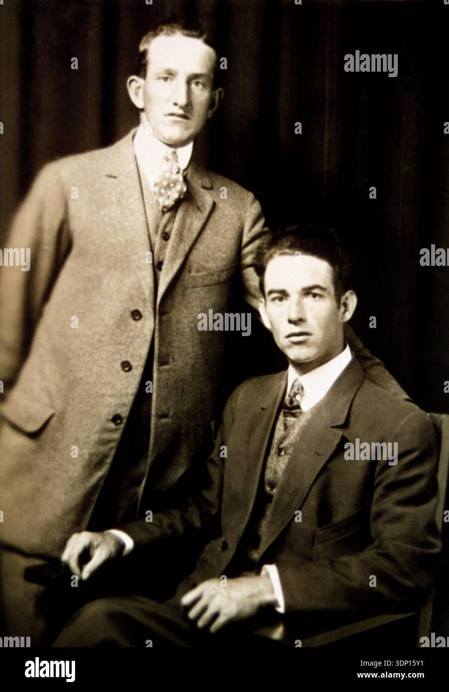 1920s men in suits hi-res stock photography and images - Alamy