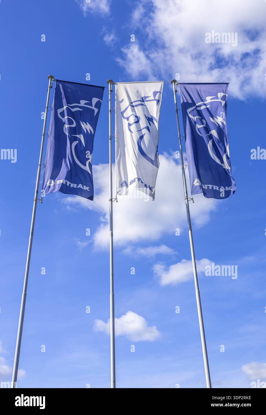 Sinotruk sitrak hi-res stock photography and images - Alamy