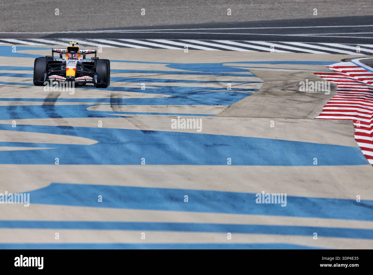 Vcarb Bahrain Testing Sakhir, Bahrain. 13th Feb, 2026. Liam Lawson (NZL) Racing Bulls Formula ...