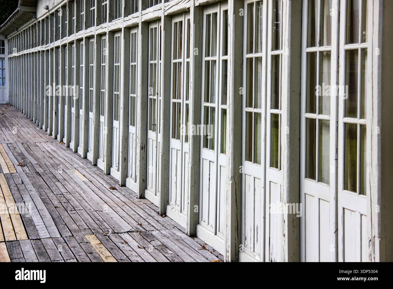 Long Row Window Row of glass doors hi-res stock photography and images - Alamy