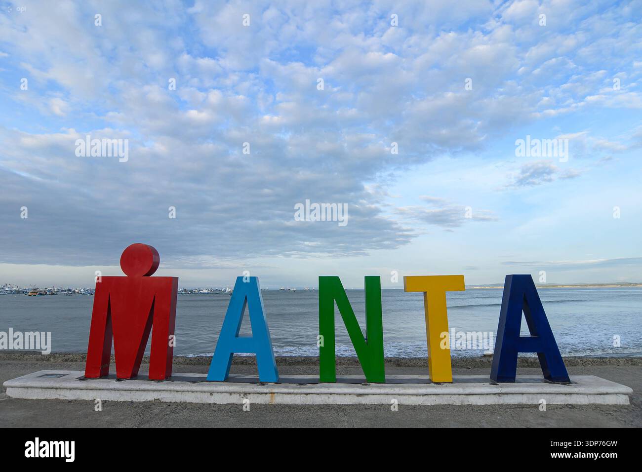 MANTA PREVIOUS HOLIDAY Manta, February 13, 2026 Atmosphere in the city ...