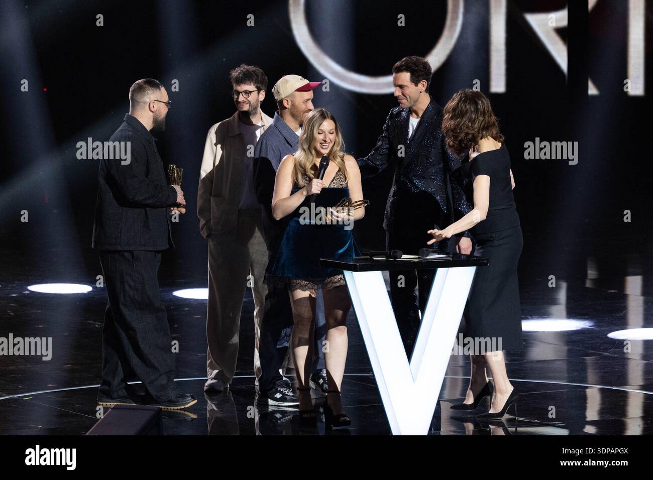 Receive Original Mika, Valérie Lemercier, Helena receive Original song price during the ...