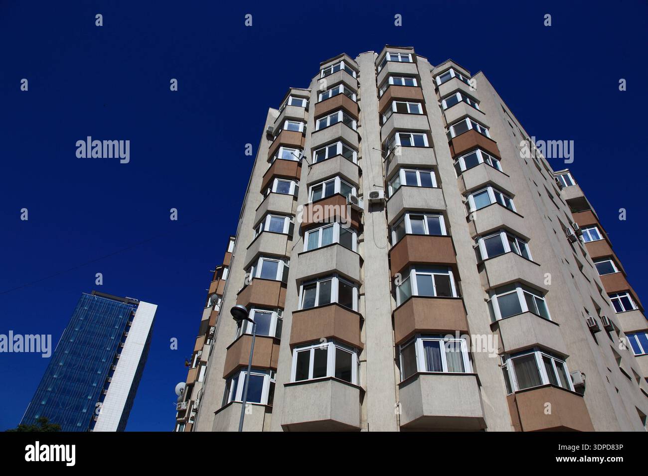 Rumänien, Hauptstadt Bukarest, Bucuresti, Hochhaus in der Innenstadt, Wohnungen und Büros Stock Photo