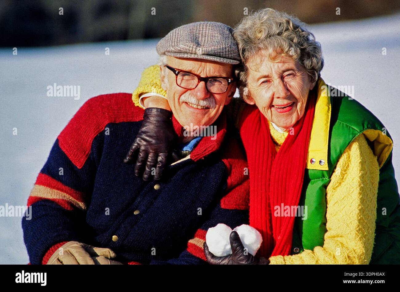 Smiling elderly senior couple hi-res stock photography and images - Alamy