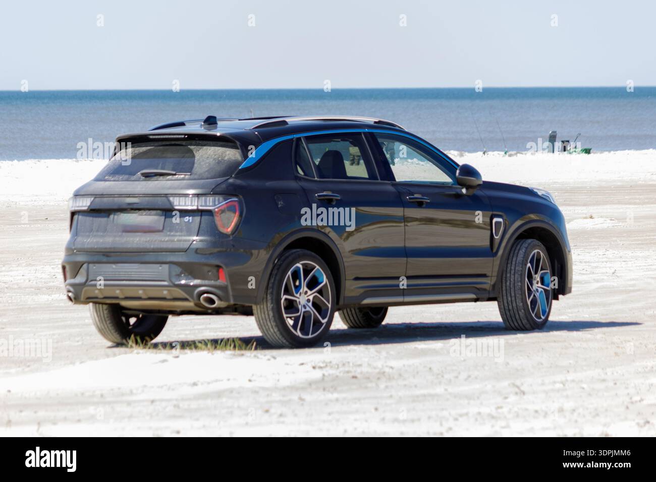 Black vehicle beach hi-res stock photography and images - Alamy