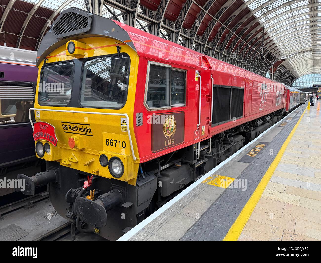 Inspiration rail 200 train hi-res stock photography and images - Alamy