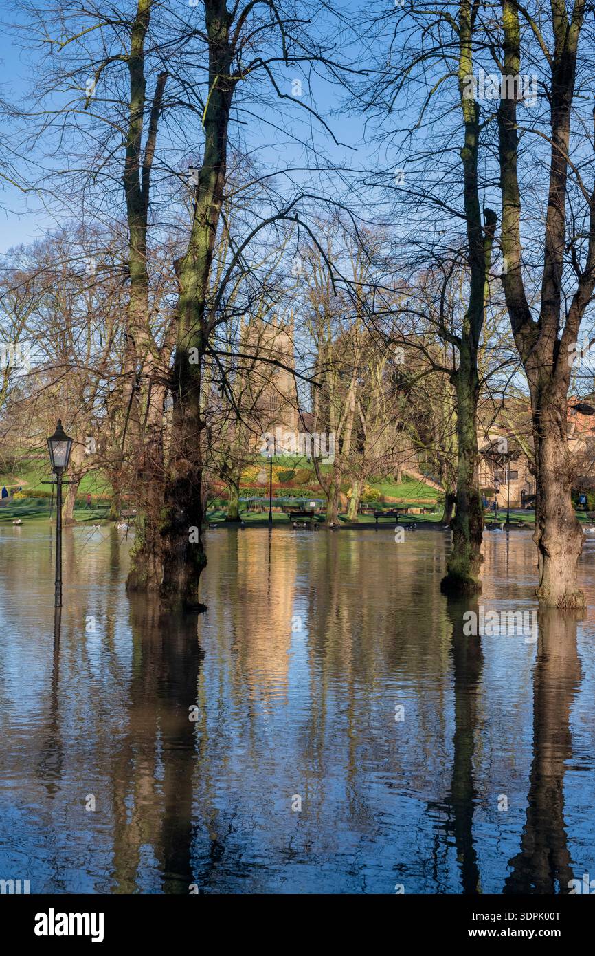 Flooded River Avon on a February morning. Evesham, Wychavon, Worchestershire, England Stock Photo