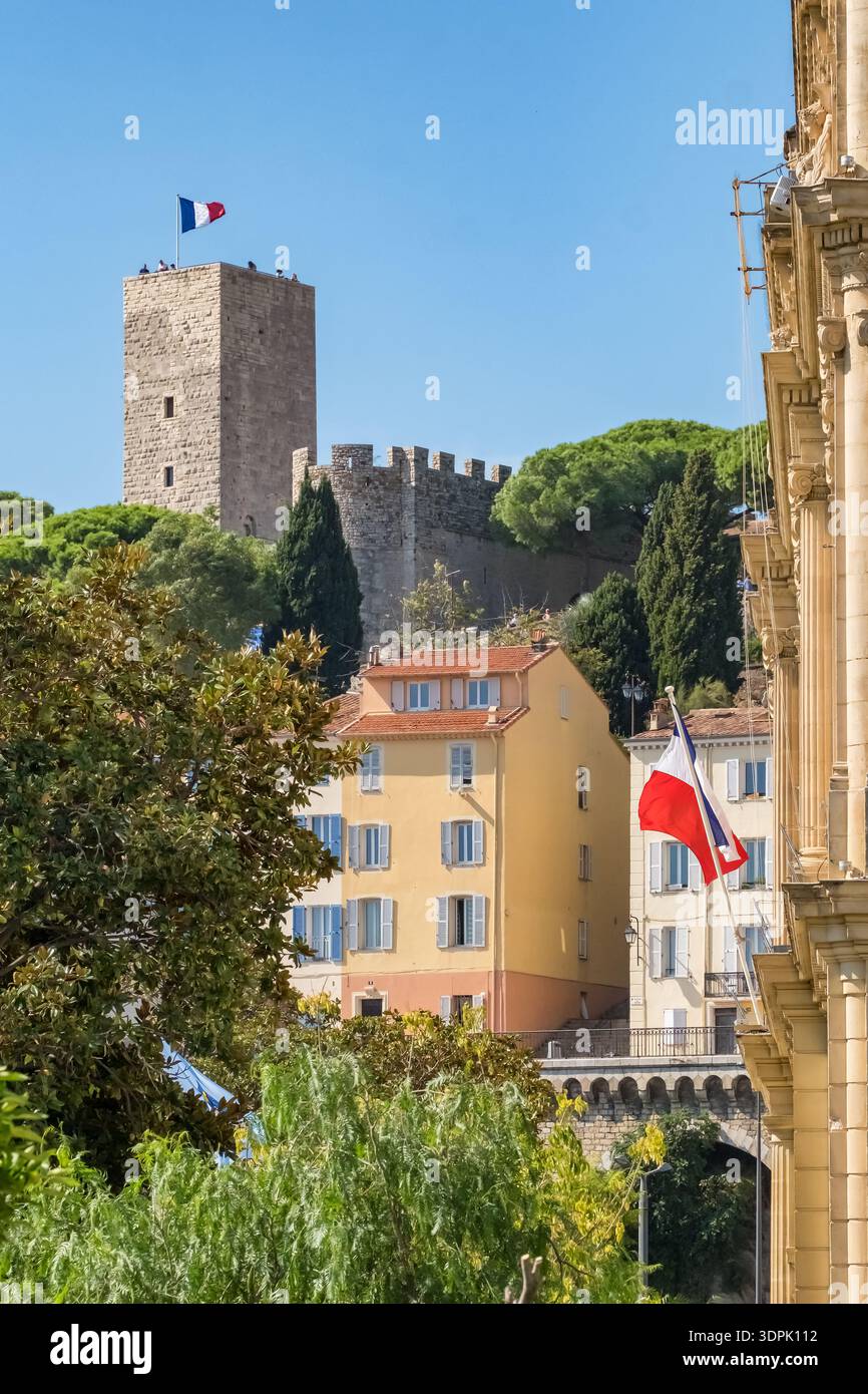 Medieval flag hi-res stock photography and images - Alamy