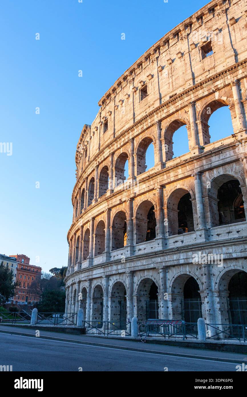 Iconic roman landmarks hi-res stock photography and images - Alamy