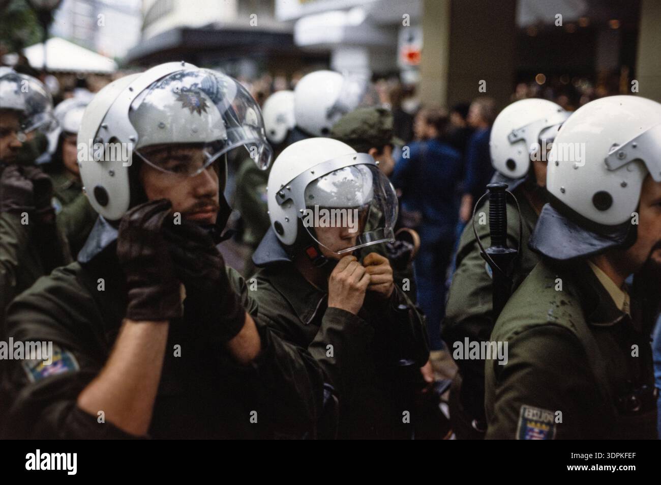1980s police riot gear hi-res stock photography and images - Alamy