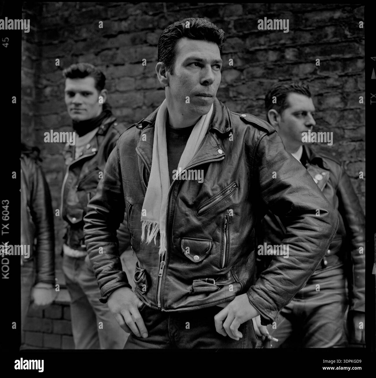 Alamy Rocker British rockers in leather jackets posing in London, UK, 2001 Stock ...