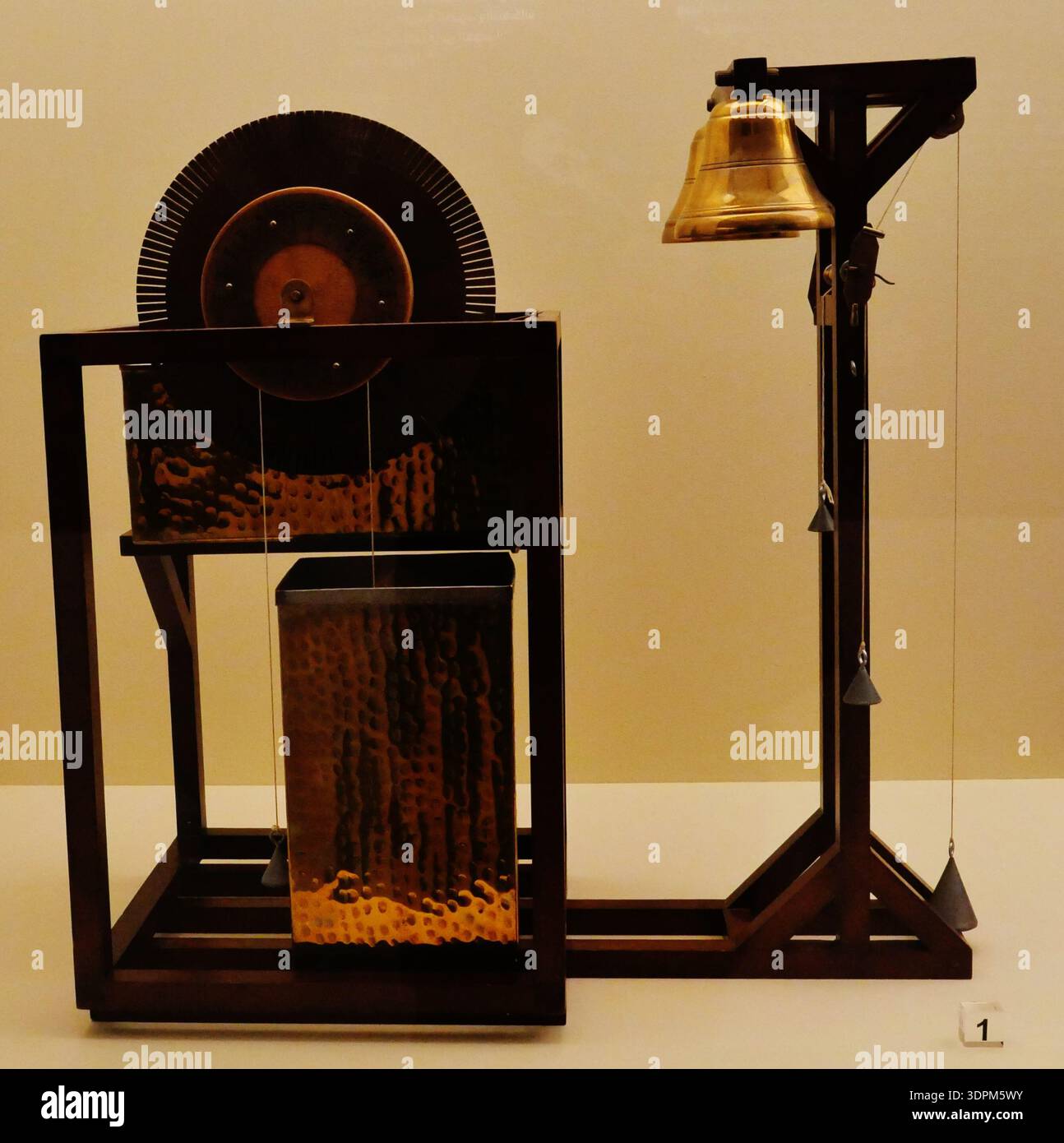 Clockwork driven drum hi-res stock photography and images - Alamy