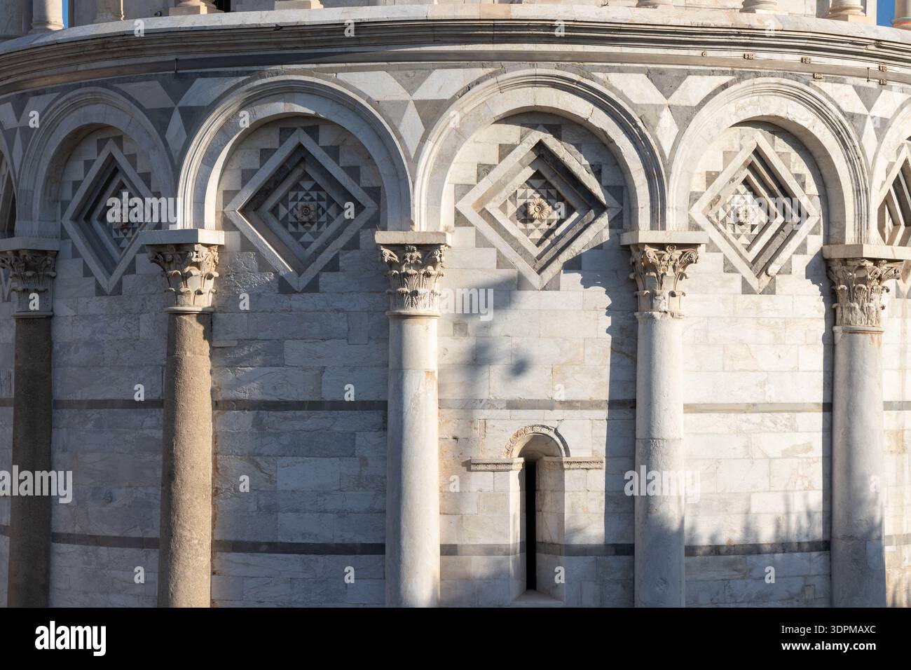 Geometric Patterns Romanesque Romanesque ornament in italy hi-res stock photography and images - Alamy