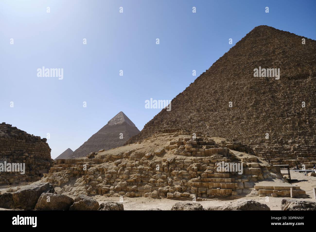 Giza pyramid complex Stock Photo - Alamy