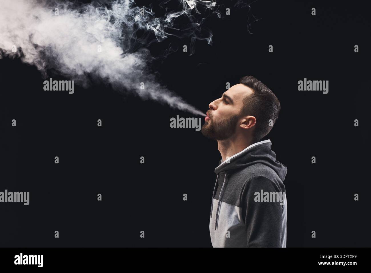 Thick black smoke hi-res stock photography and images - Alamy