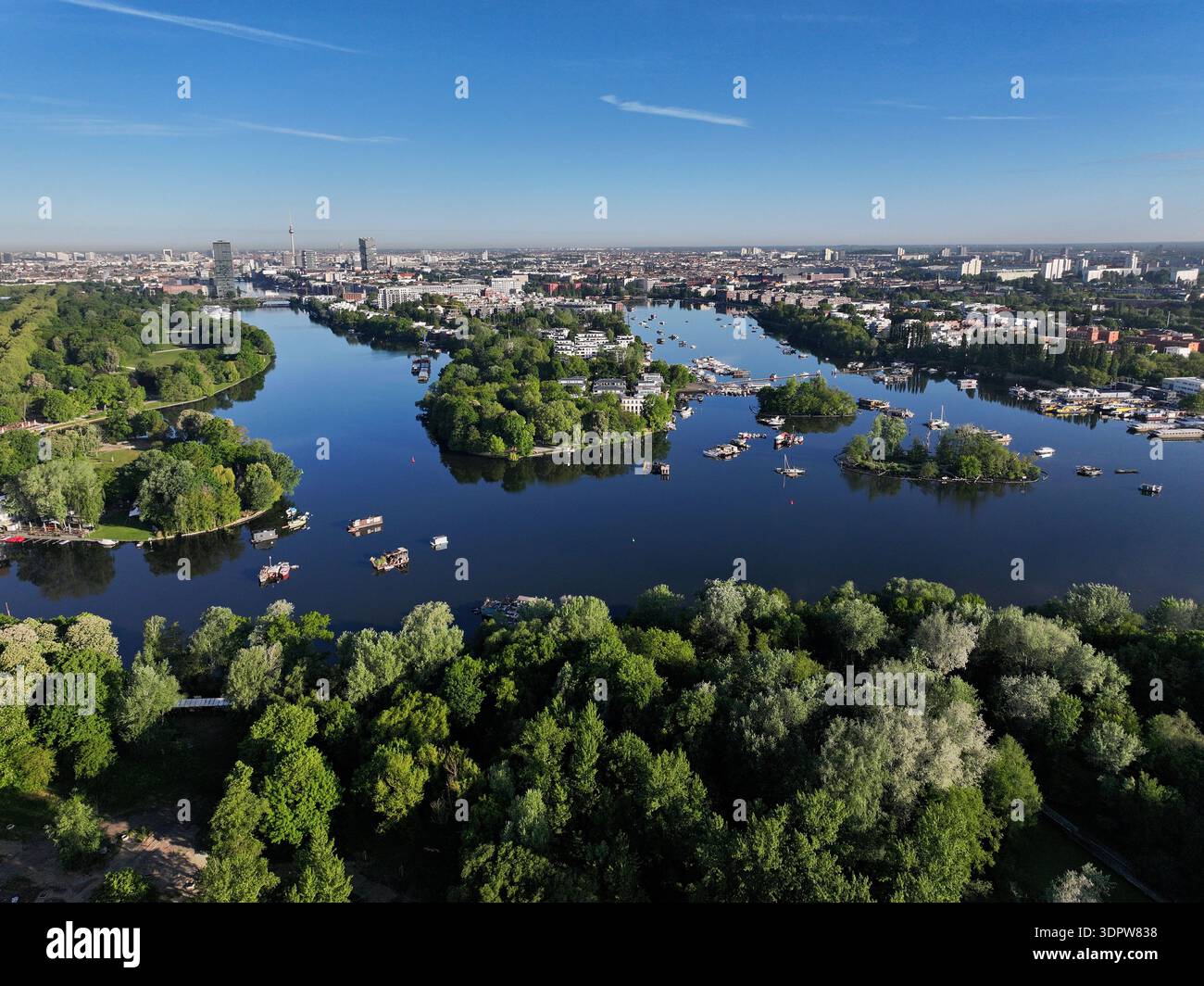 ★値下げ Aerial View - Germany 写真集 Aerial view of the Spree River winding through lush green forests