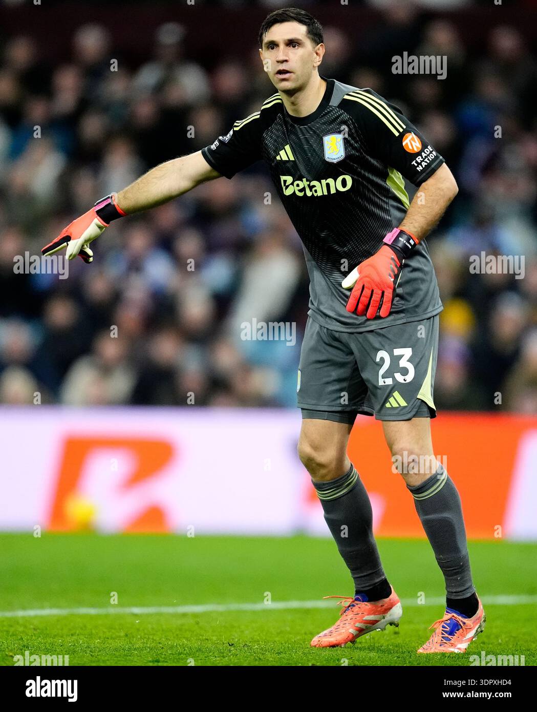 Why Juventus pivoted to Emiliano Martínez Why Juventus pivoted to Emiliano Martínez
