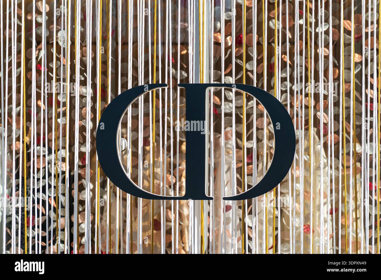 Dior symbol hi-res stock photography and images - Alamy