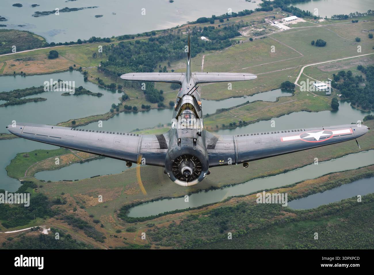 Overhead view of Douglas SBD-5 Dauntless N82GA flying at Sun n Fun ...