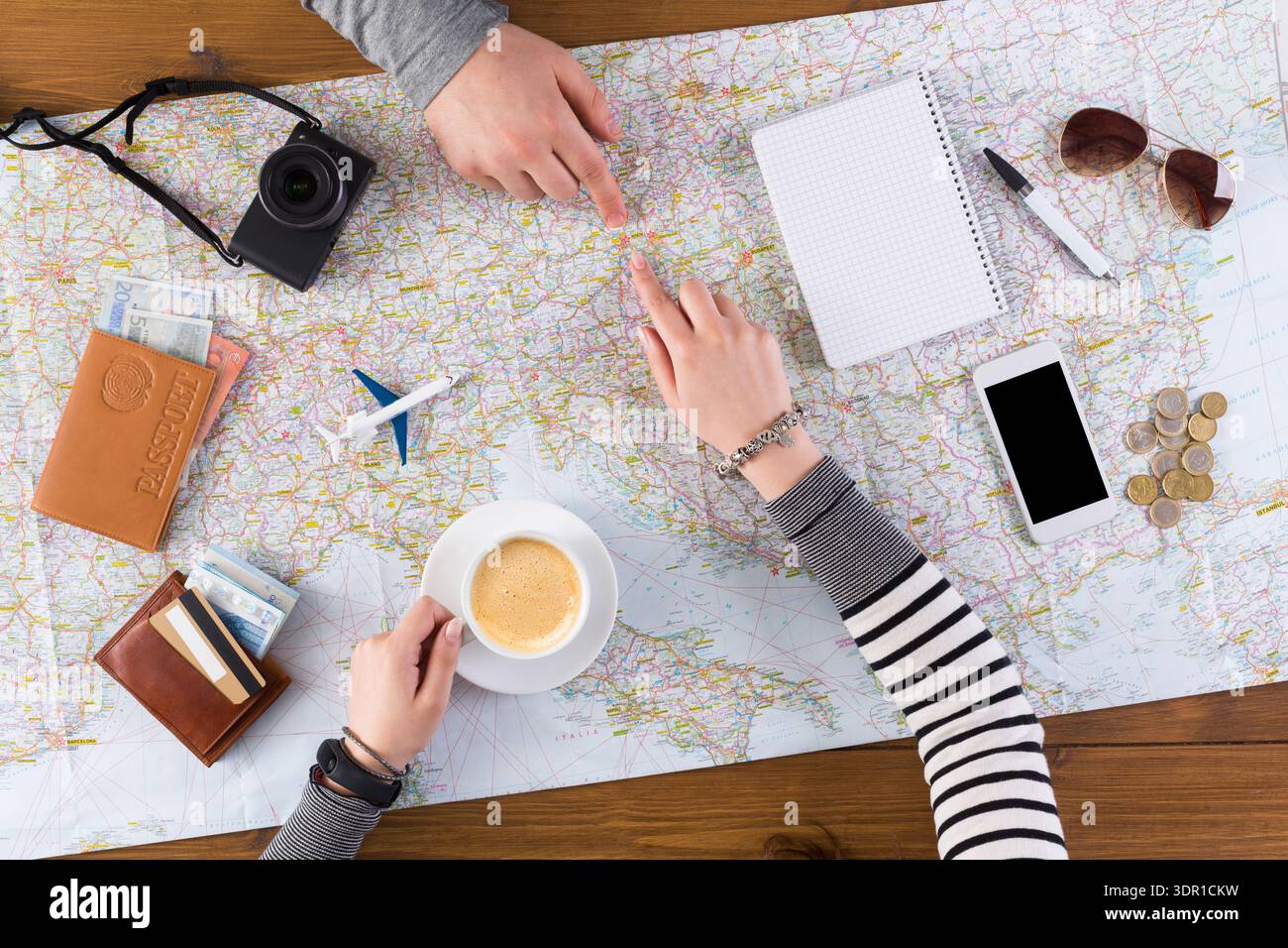 Maps of cities hi-res stock photography and images - Alamy
