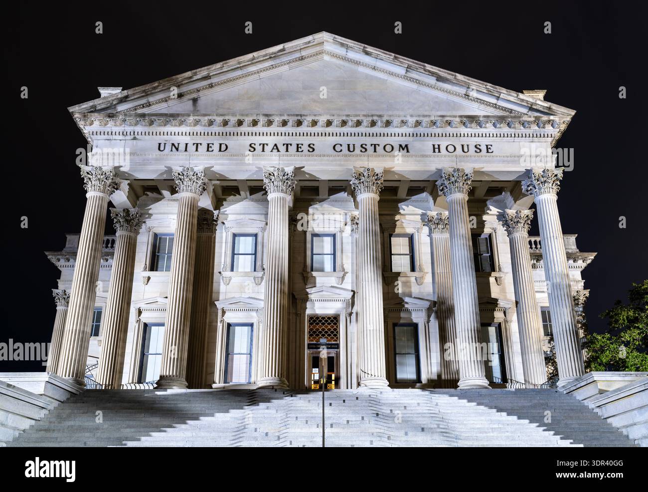 Building Features Historic United States Custom House in Charleston, South Carolina. Historic ...