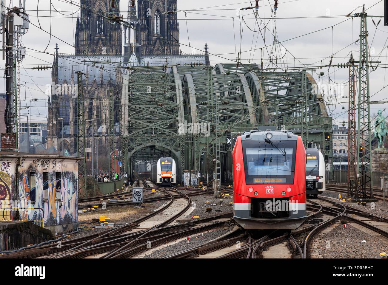 Nahverkehrszuege hi-res stock photography and images - Alamy